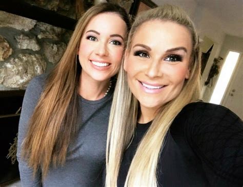 Jenni Neidhart Says Shes Trying To Get Her Sister Natalya On。